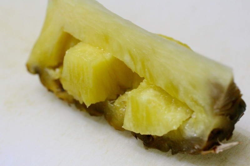 パイナップルの切り方７