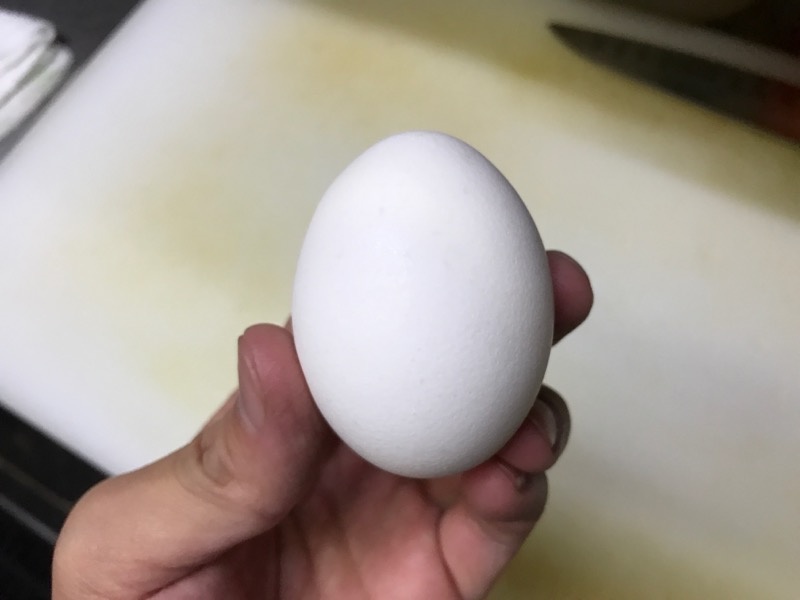 卵を片手で割る方法１